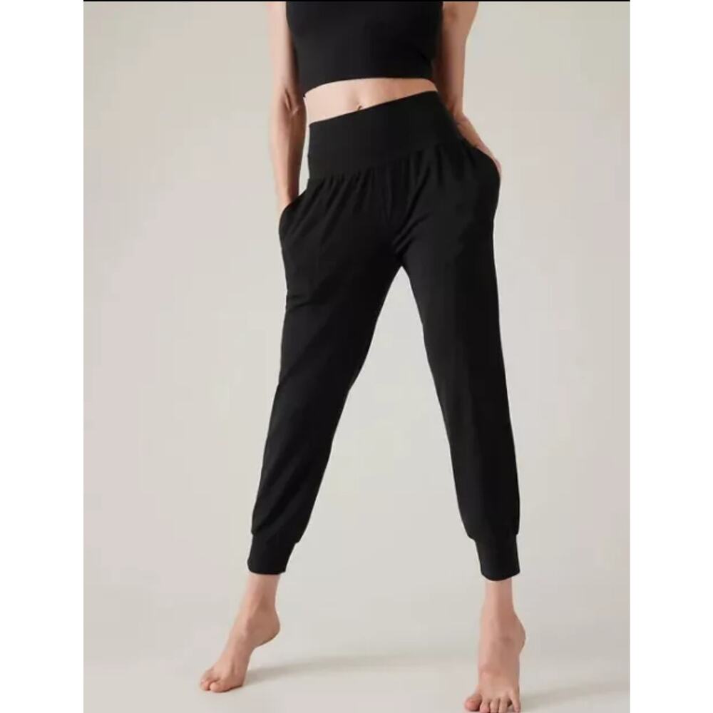 Athleta Salutation Jogger In Powervita Women’s Small- Black Nylon